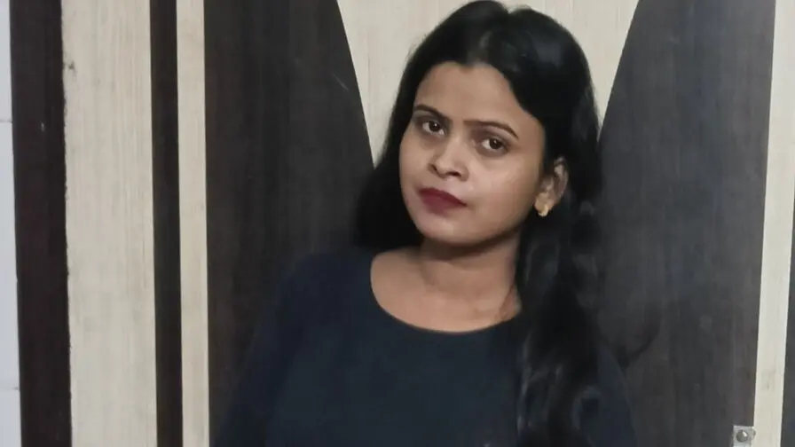 Live Webcam Performance - Watch AlshifaKhan