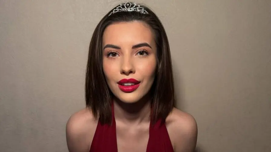 Live Webcam Performance - Watch BellaSavage