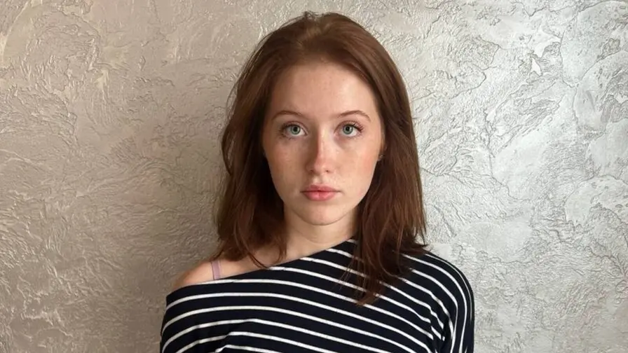 Live Webcam Performance - Watch StacyFoxster