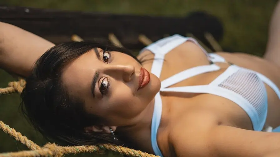 Live Webcam Performance - Watch MayraVegga